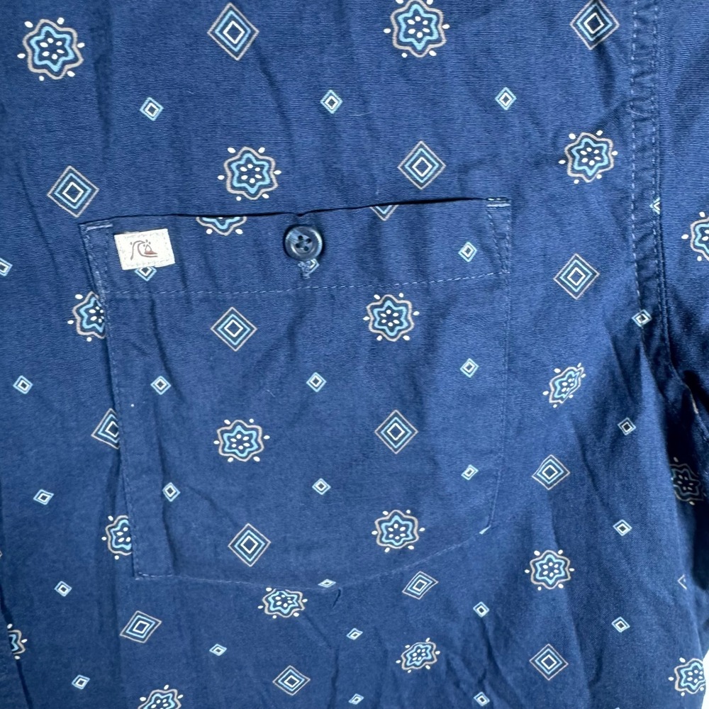 Quiksilver Button Down Shirt Mens XL Blue Medallion Print Short Sleeve AOP - Picture 5 of 11